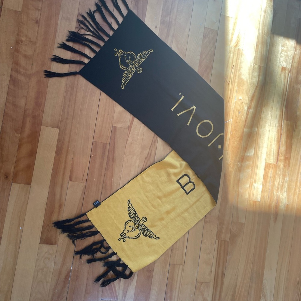Bon Jovi “heart & dagger” / the circle tour merch Yellow Scarf with Black Fringe